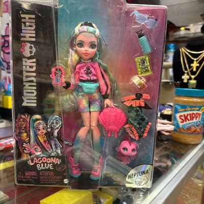 Monster High Lagoona Blue Doll with Neptuna Pet
