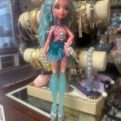 Monster High Lagoona Blue Doll with Shell Top